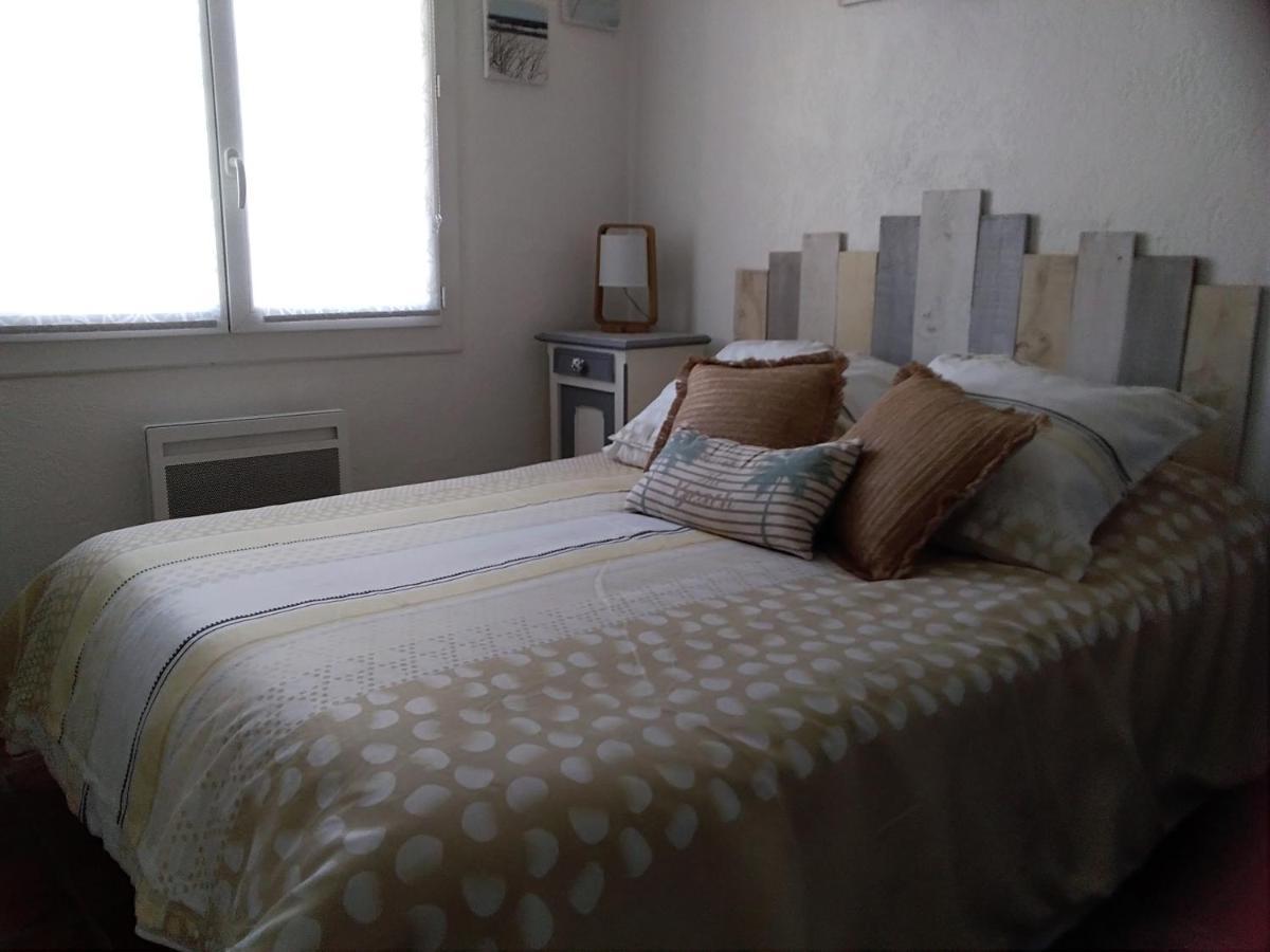 Le Petit Patio Bed & Breakfast Aigues-Mortes Ngoại thất bức ảnh