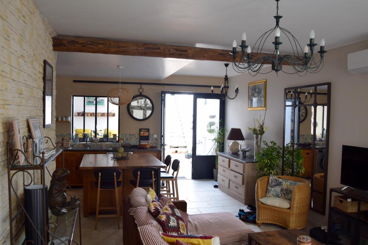 Le Petit Patio Bed & Breakfast Aigues-Mortes Ngoại thất bức ảnh