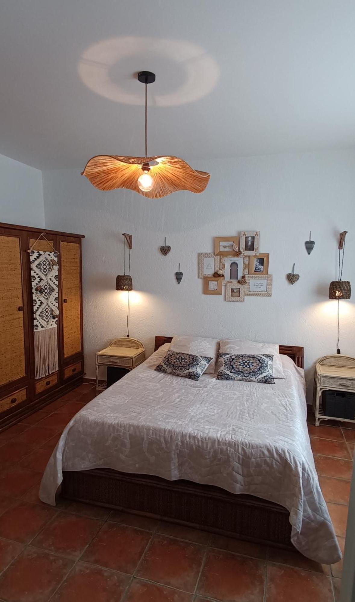 Le Petit Patio Bed & Breakfast Aigues-Mortes Ngoại thất bức ảnh