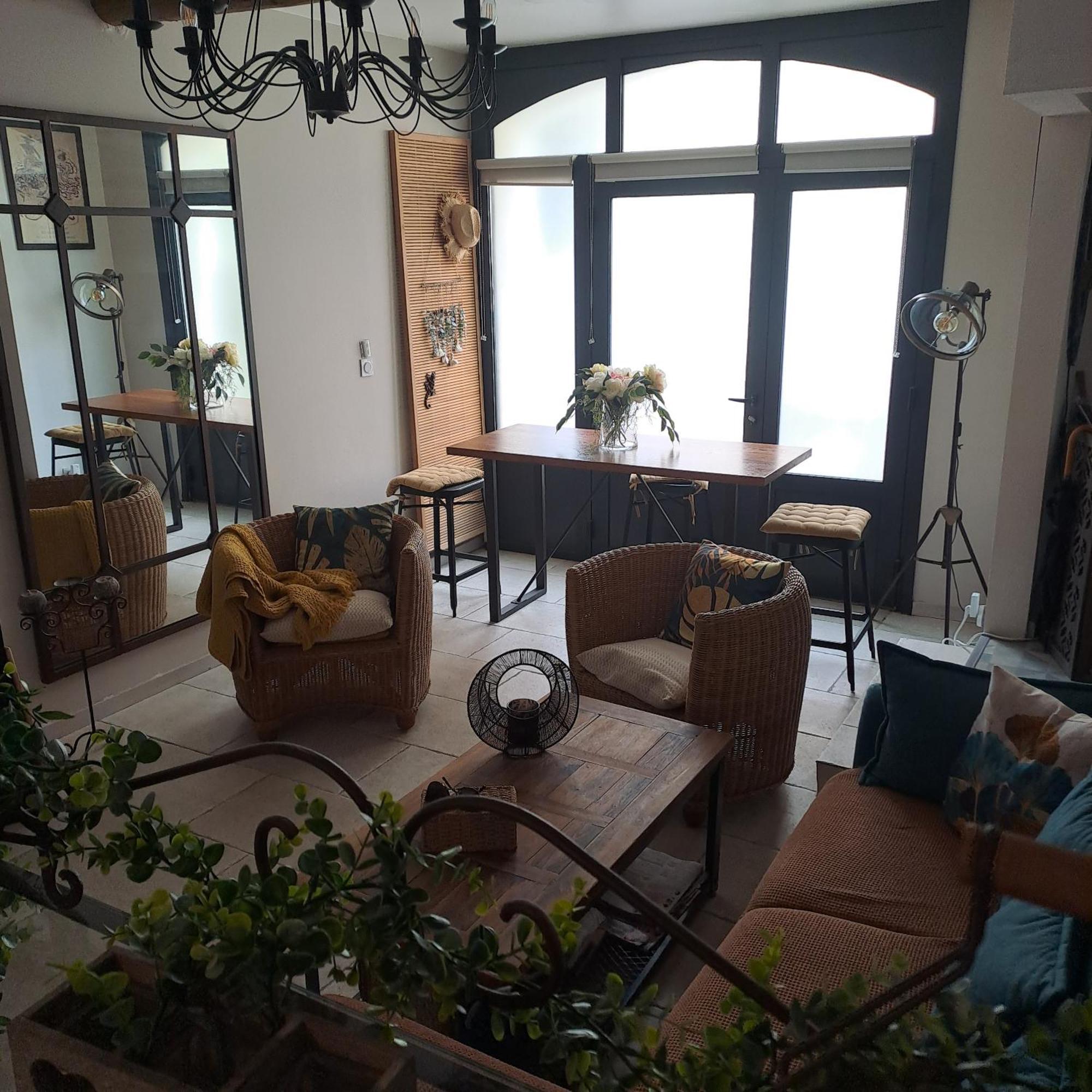 Le Petit Patio Bed & Breakfast Aigues-Mortes Ngoại thất bức ảnh